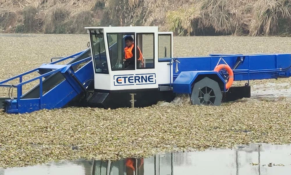 Hydraulic Water Surface Floating Rubbish Cleaning Boat for Protect Environment